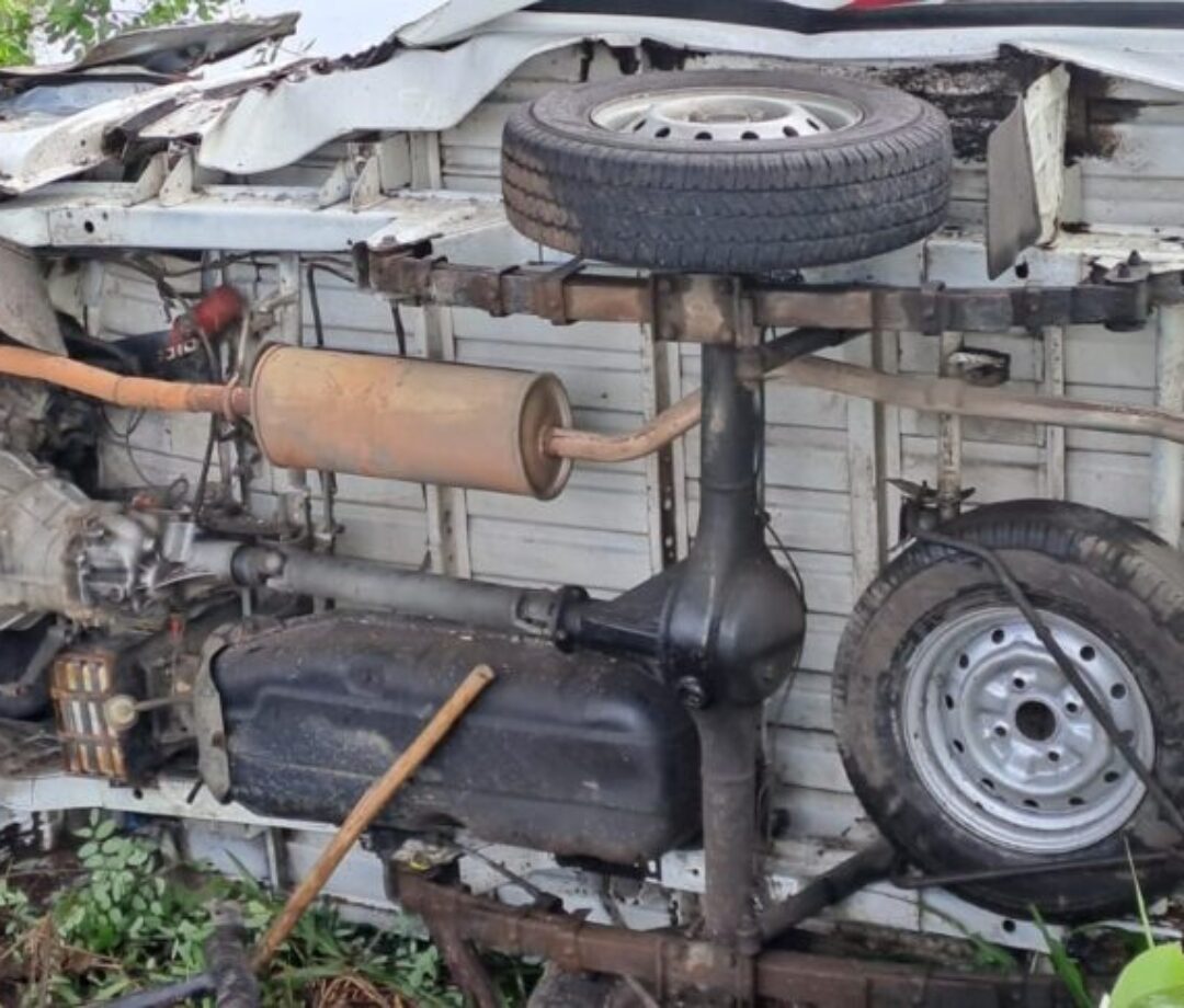 Mobil Pengangkut Buruh Terguling di Jembrana