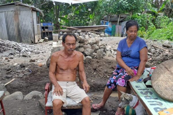 Warga Jembrana Tinggal di Tenda Masih Menunggu Bantuan