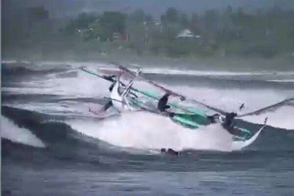 Sampan Terbalik, Nelayan Jembrana Selamat