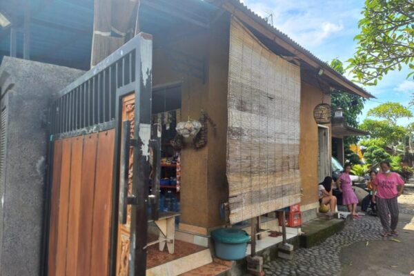 Maling Bawa Kabur 10 Tabung Gas Dari Warung