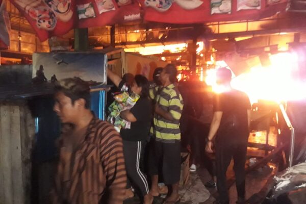 Total 20 Unit Kios Terbakar Di Pasar Lelateng