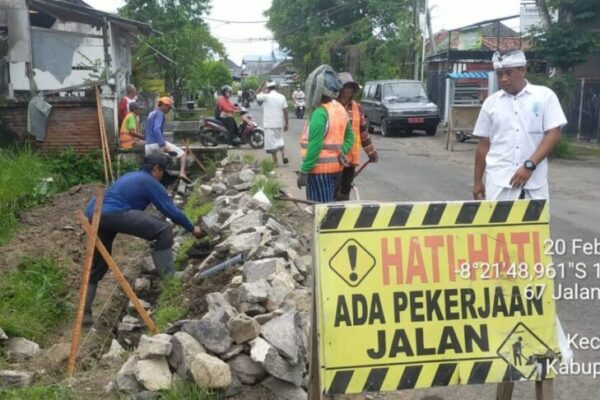 Pemkab Jembrana Targetkan Jalan Rusak Selesai Diperbaiki 2024