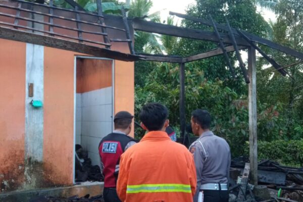 Gudang Dan Kamar Mandi Hangus Terbakar Di Pekutatan