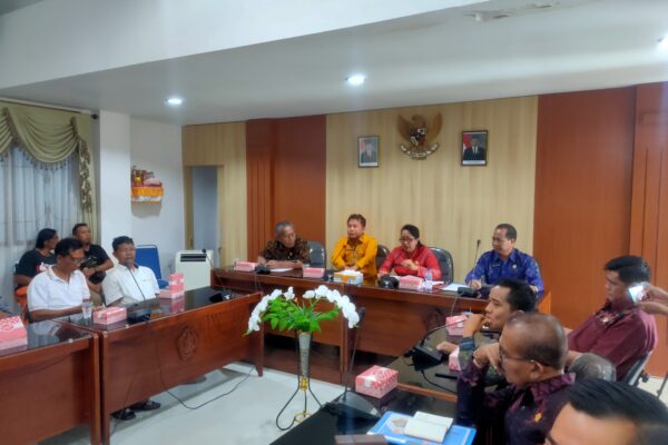 Pasca Digeruduk Pedagang, Ketua DPRD Akan Panggil OPD Jembrana.