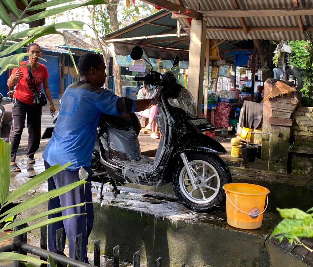 Jasa Cuci Murah Meriah Rutan Negara Laris Manis, Warga Antri Panjang