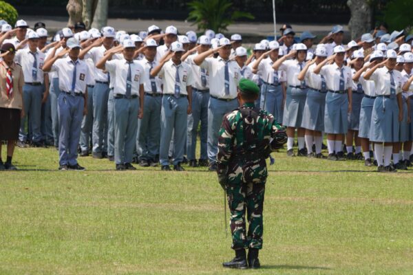 Pataka Panji-panji Perjuangan Pahlawan I Gusti Ngurah Rai tiba di Jembrana