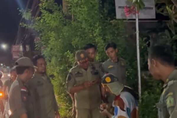 Razia Pol PP di Jembrana, Amankan Badut