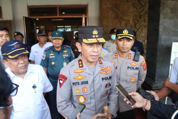 Kapolres Jembrana Terima Kunjungan Kapolda Bali Di Pelabuhan Gilimanuk, Terkait Arus Mudik.