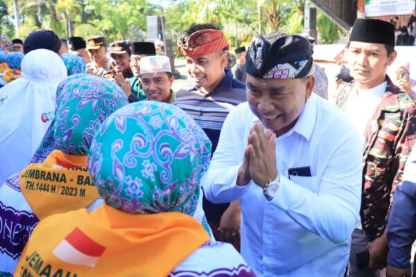 Bupati Lepas  Kloter Calon Jama’ah Haji Jembrana Tahun 2023