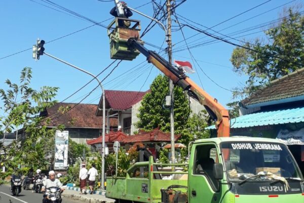 Beberapa Unit PJU Baru Terpasang, Warga Apresiasi Pemerintah Jembrana