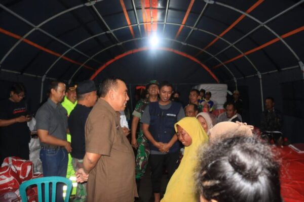 Bupati Tamba Bantu warga terdampak Banjir