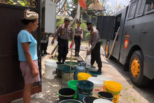 Jembrana Berjuang Mengatasi Kekeringan dengan Distribusi Ribuan Liter Air Bersih