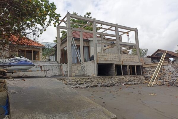 Skandal Pembangunan Vila oleh WNA di Pantai Pebuahan