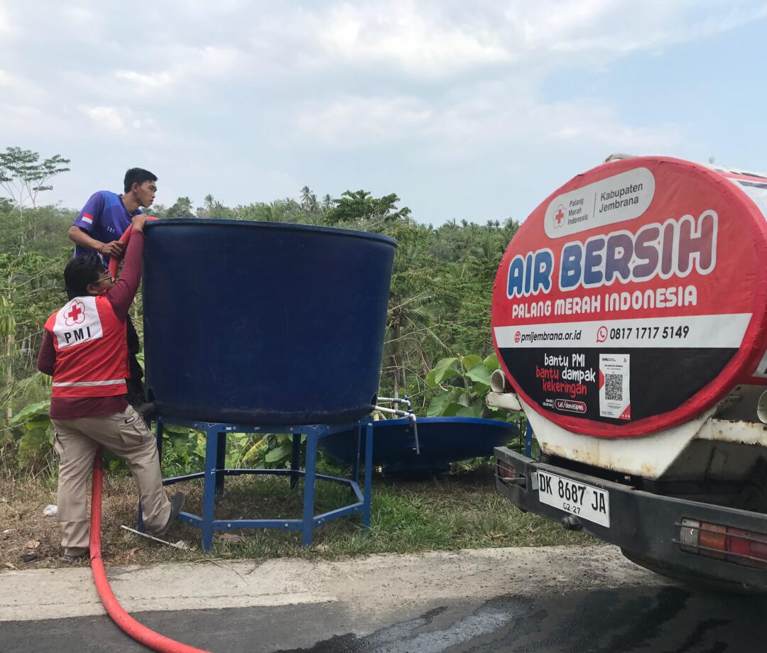 Kekeringan di Jembrana Menjadi, PMI Bali Bantu Truck Untuk Menanggulangi