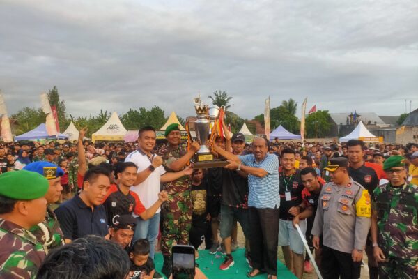 Liga Tarkam Usai, Timur Tengah Fc Juara, Dandim 1617/Jembrana : UMKM Tumbuh dan Masyarakat Terhibur