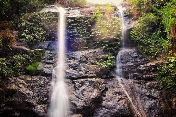 Jalan Akses Wisata Air Terjun Jembrana Susah